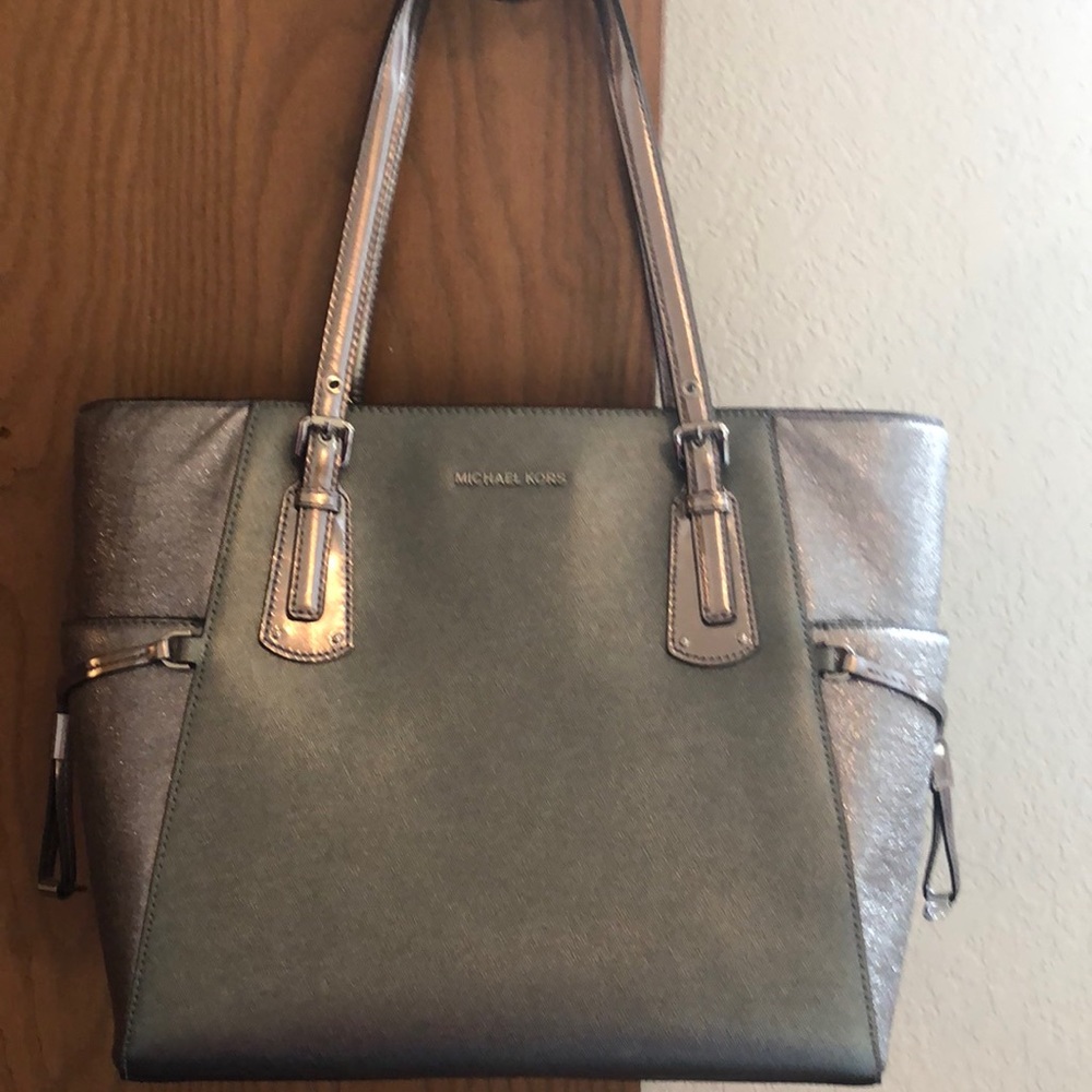 NWOT silver Michael Kors Jet Set Tote